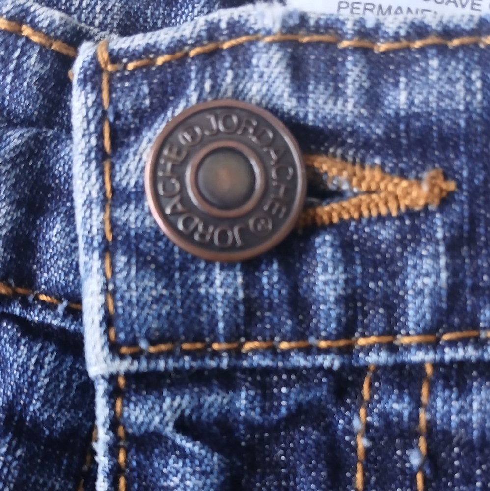JORDACHE  AUTHENTIC JEANSWEAR WOMEN'S BLUE DENIM  SHORTS. SIZE 15/16 - Picture 15 of 16